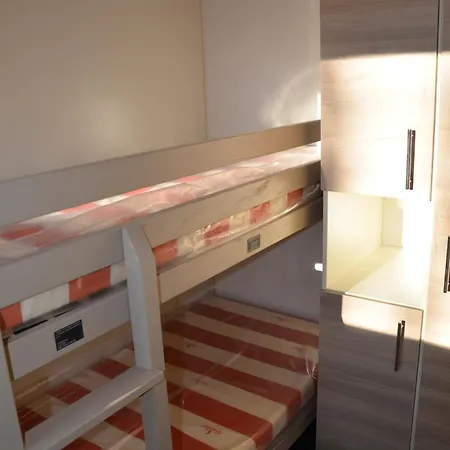 Camping Type A 6 Persoons Met 3 Slaapkamers En Overdekt Terras *
