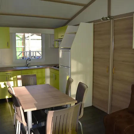 Type A 6 Persoons Met 3 Slaapkamers En Overdekt Terras Touzac (Lot)