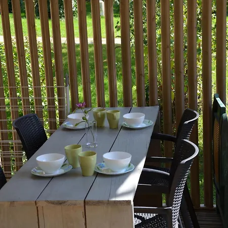 Type A 6 Persoons Met 3 Slaapkamers En Overdekt Terras Camping